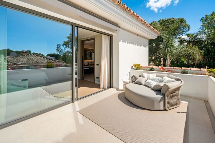 Image No.12-6 Bed Villa for sale