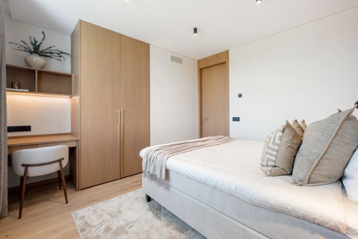 Image No.20-3 Bed Apartment for sale