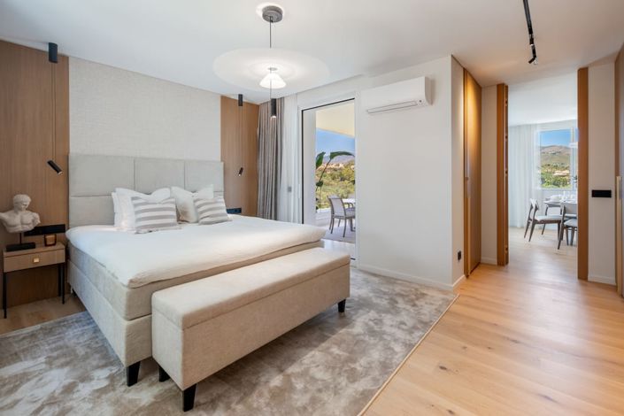 Image No.24-3 Bed Apartment for sale