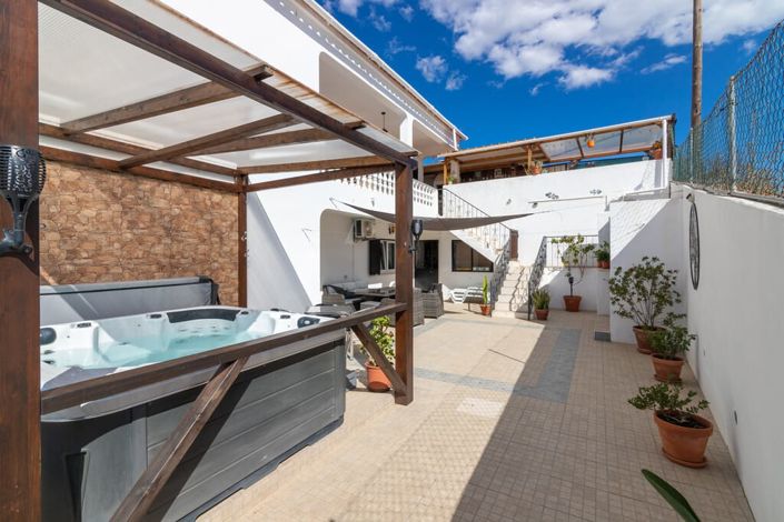 Image No.6-5 Bed Villa for sale