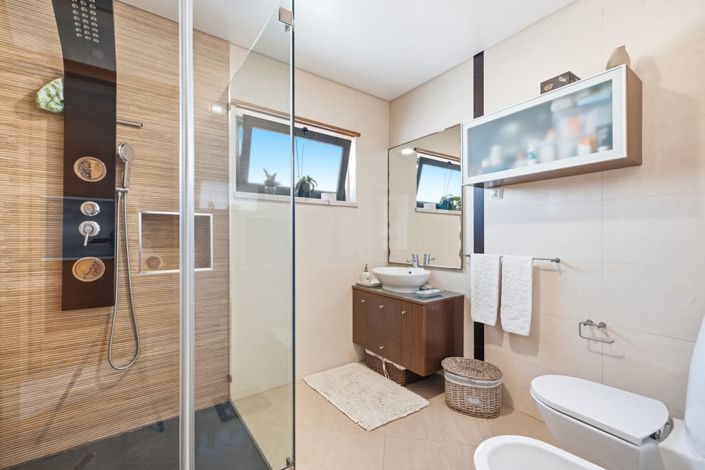 Image No.18-3 Bed Apartment for sale