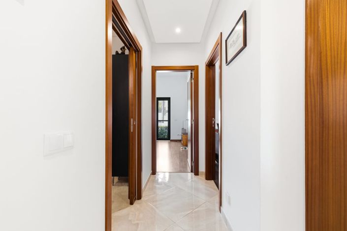 Image No.20-3 Bed Apartment for sale