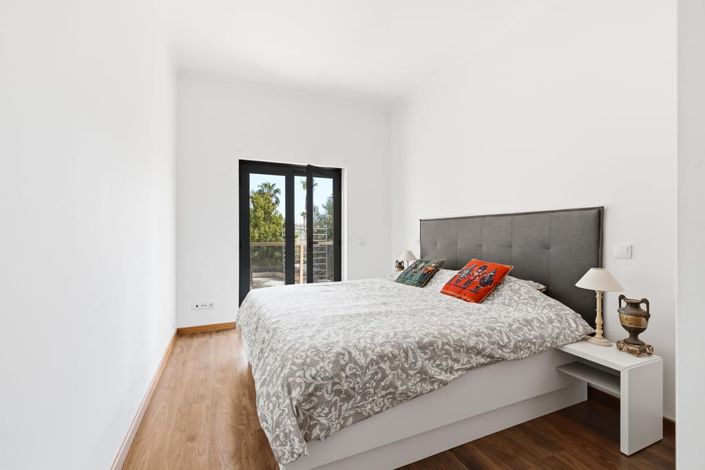Image No.22-3 Bed Apartment for sale