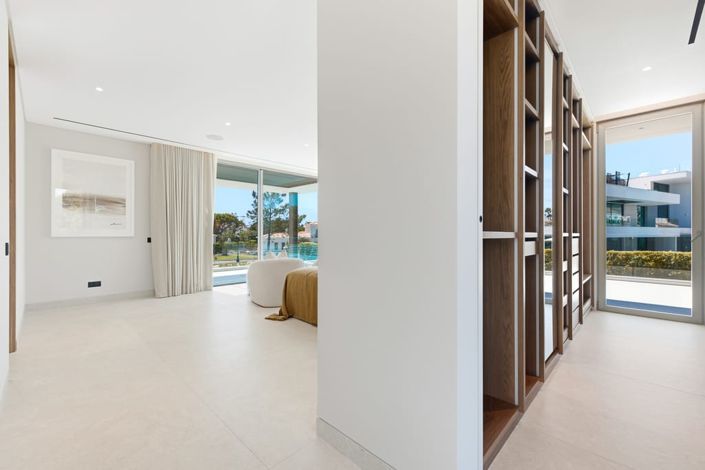 Image No.19-6 Bed Villa for sale