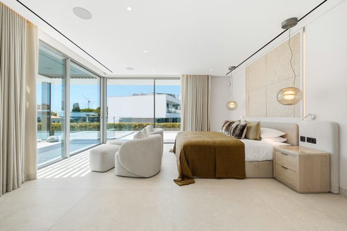 Image No.20-6 Bed Villa for sale