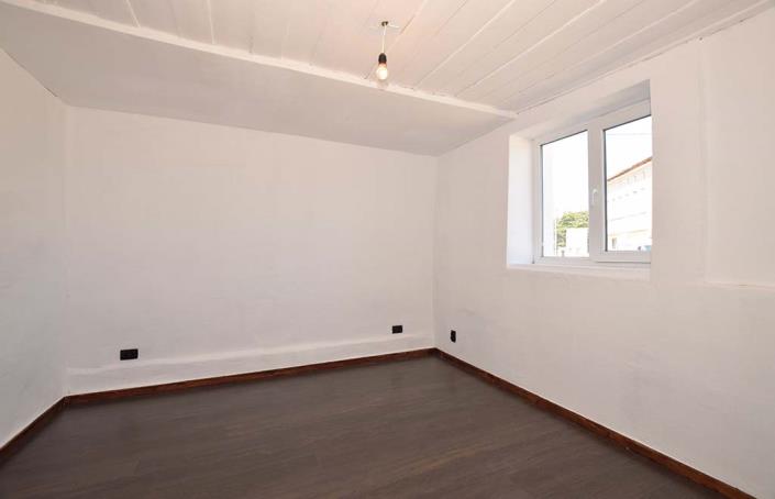 Image No.17-4 Bed House for sale