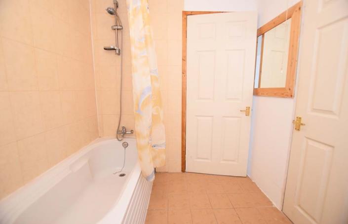 Image No.26-4 Bed House for sale