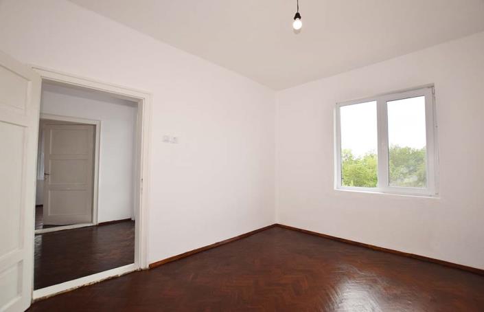 Image No.37-2 Bed House for sale