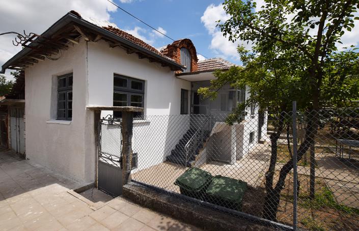 Image No.5-2 Bed House for sale