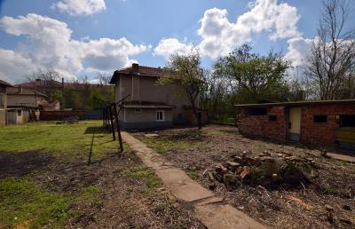 Pay-Monthly--Bulgaria--Karaisen--School-House-13