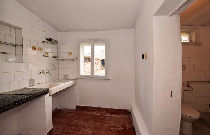 Image No.32-3 Bed Hotel for sale