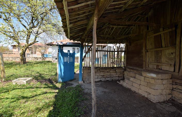 Image No.12-2 Bed House for sale