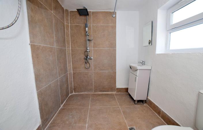 Image No.31-2 Bed House for sale