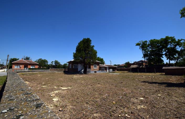 Image No.10-3 Bed House for sale