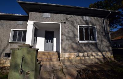 PAY-MONTHLY--MOWLEM-BULGARIA--ZHERNOV--FERRY-HOUSE--13