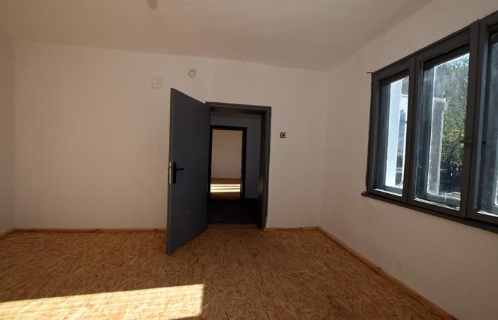 Image No.27-3 Bed House for sale