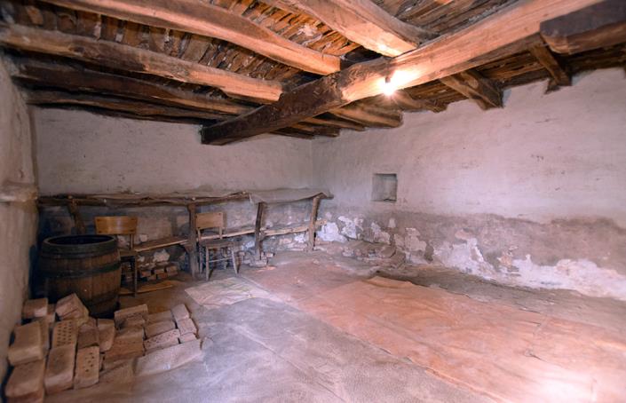 Image No.35-2 Bed House for sale