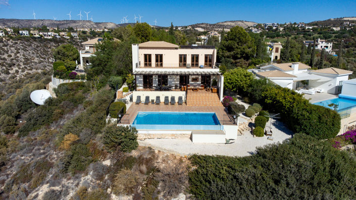 Image No.1-4 Bed Property for sale