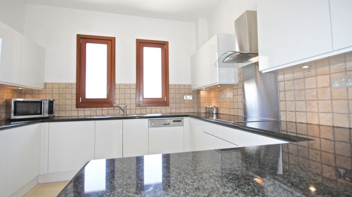 Image No.3-5 Bed Villa for sale