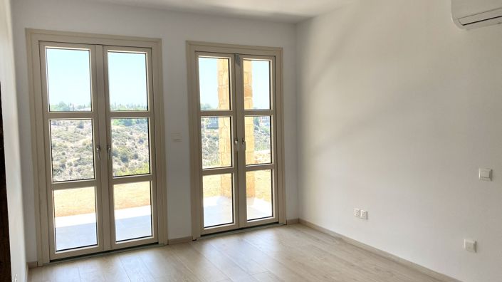 Image No.10-3 Bed Villa for sale