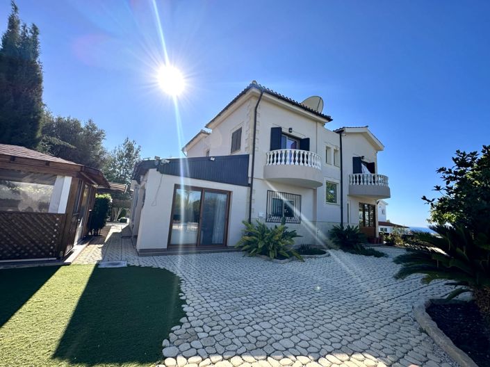 Image No.24-4 Bed Villa for sale