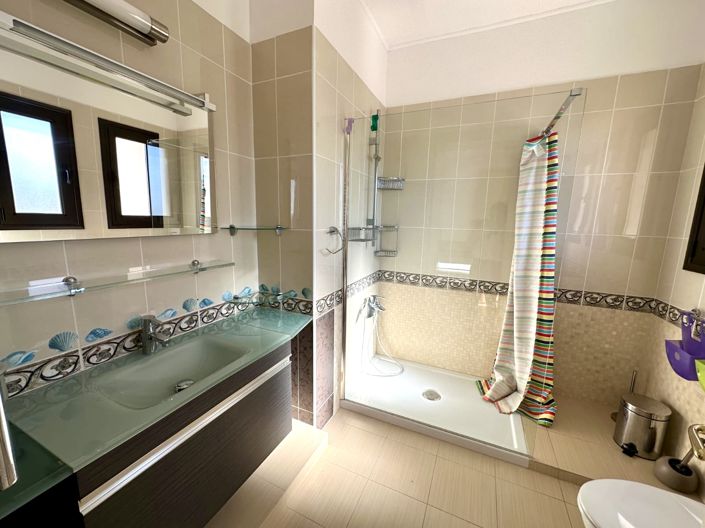 Image No.8-4 Bed Villa for sale