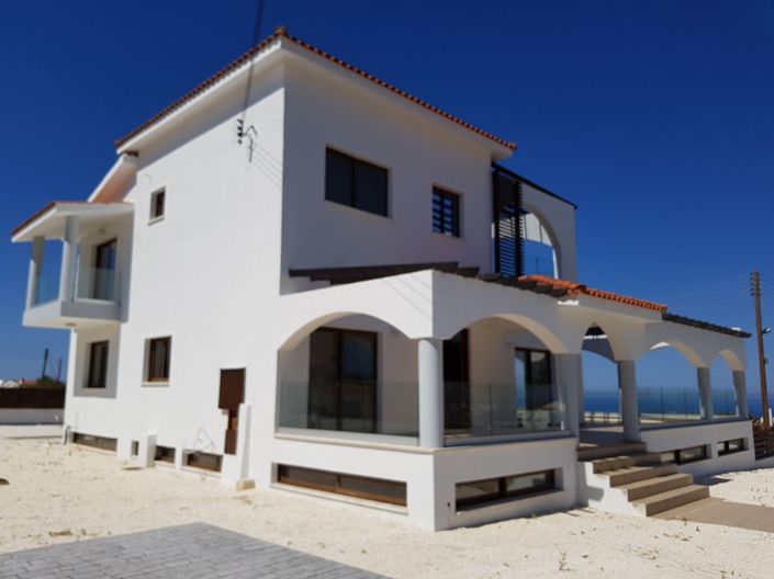 Image No.1-8 Bed House for sale