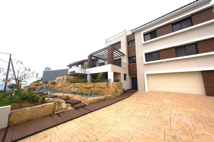 Image No.1-6 Bed House for sale