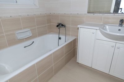 28-bathroom-2-scaled