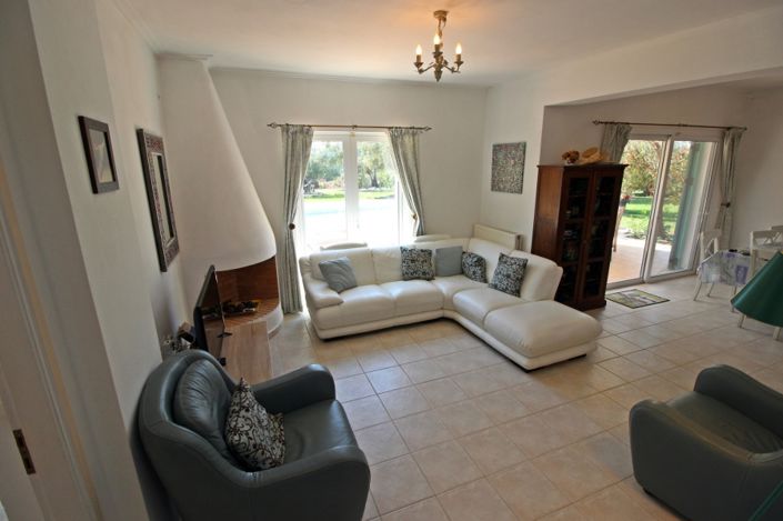 Image No.10-3 Bed Villa for sale