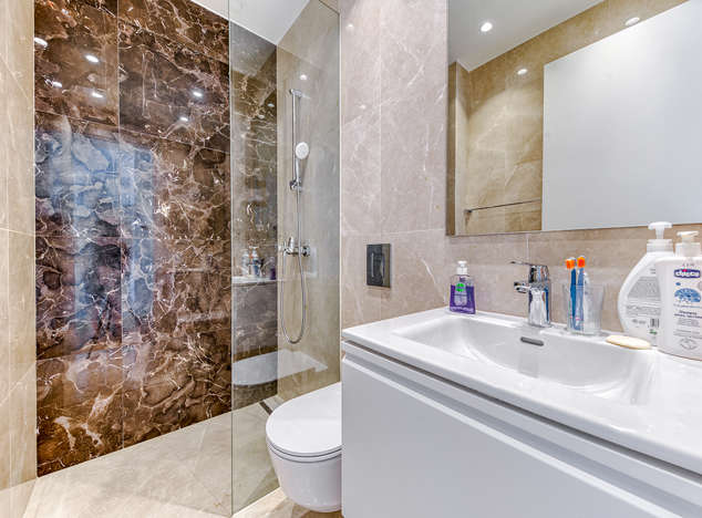 Image No.20-4 Bed Property for sale