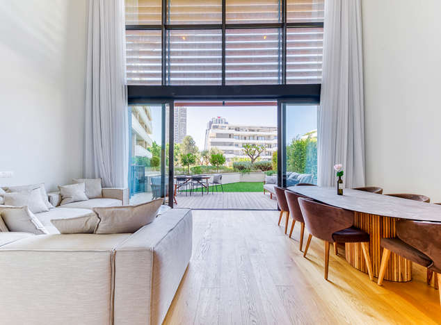 Image No.4-4 Bed Property for sale