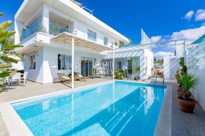 1 - Ayia Napa, House