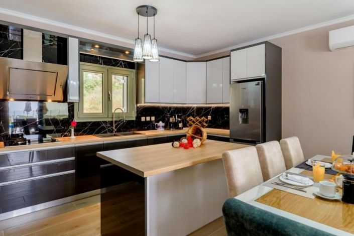 Image No.3-4 Bed Villa for sale