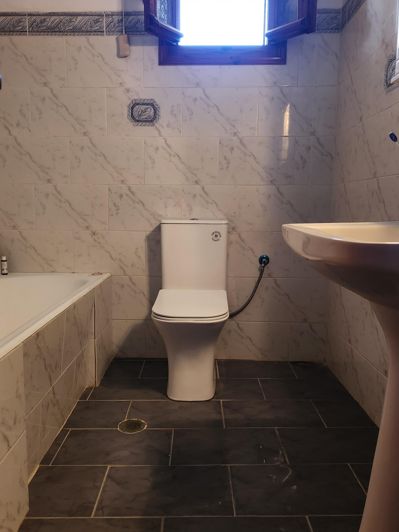 Image No.18-7 Bed House for sale