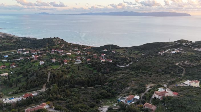 Image No.13-3 Bed Property for sale