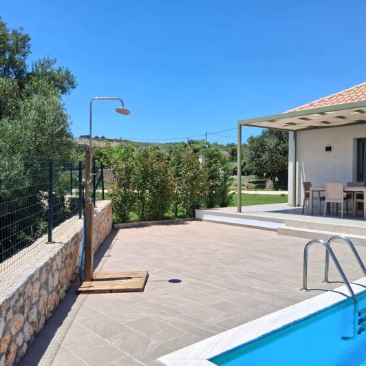 Image No.15-4 Bed House for sale