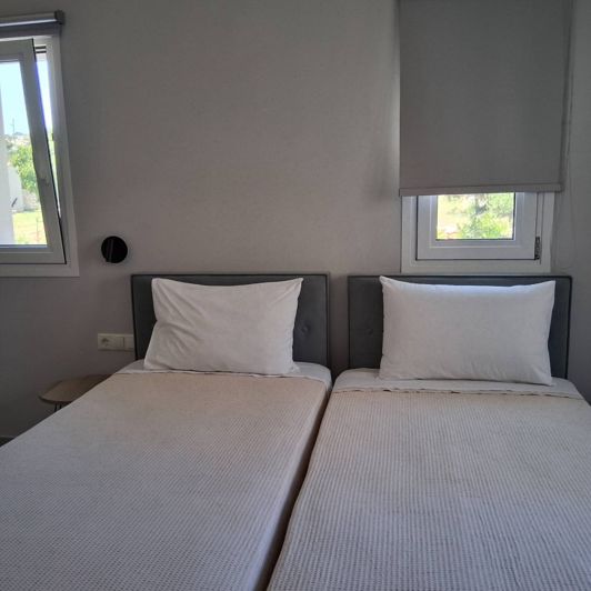 Image No.6-4 Bed House for sale