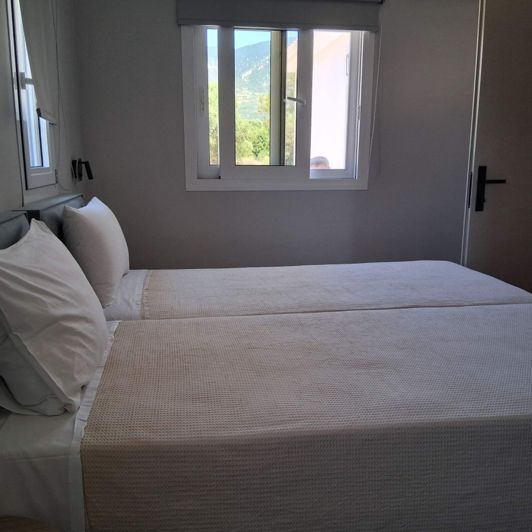 Image No.7-4 Bed House for sale