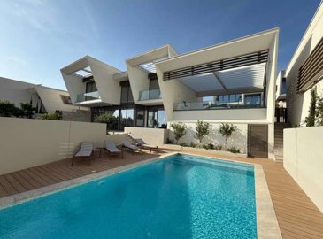 4 Bed Villa for sale
