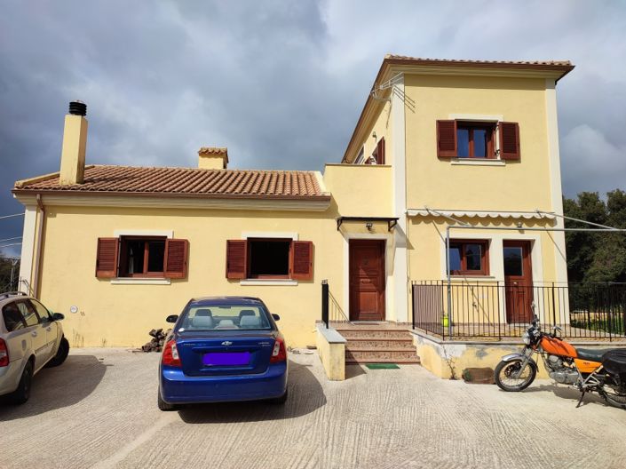 Image No.1-5 Bed House for sale