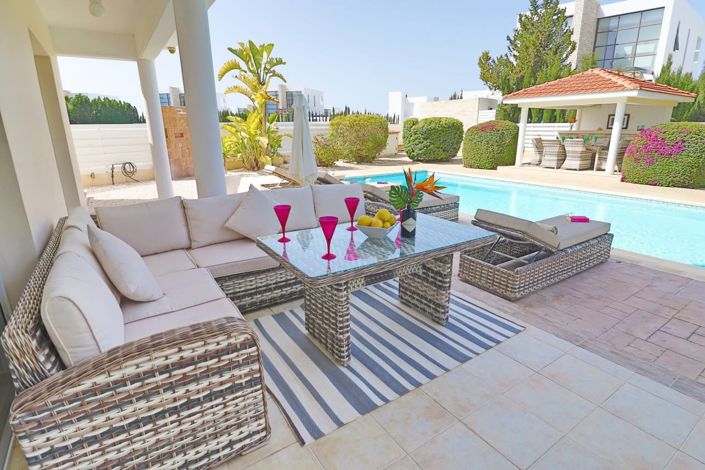Image No.1-3 Bed Property for sale