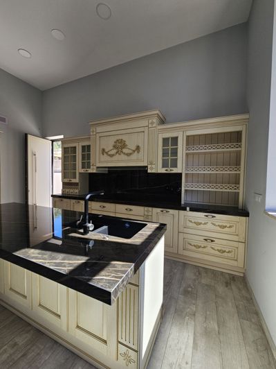 Image No.11-3 Bed House for sale