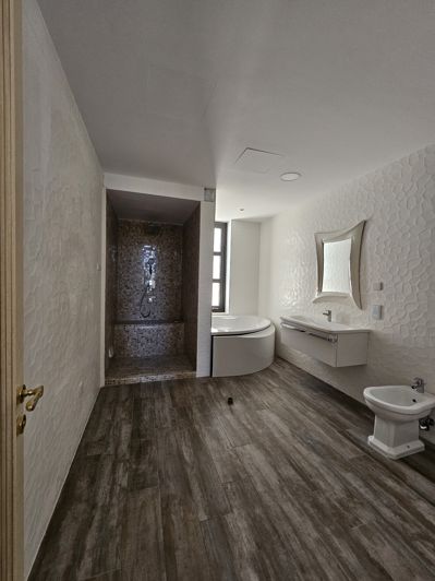 Image No.17-3 Bed House for sale