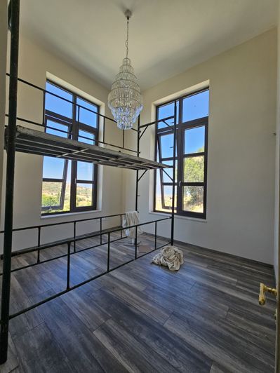 Image No.24-3 Bed House for sale