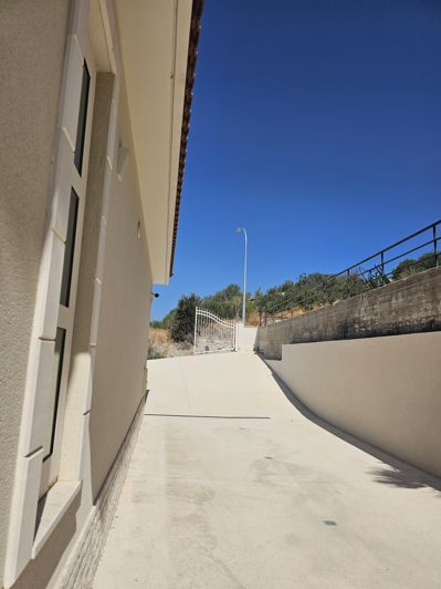 Image No.37-3 Bed House for sale