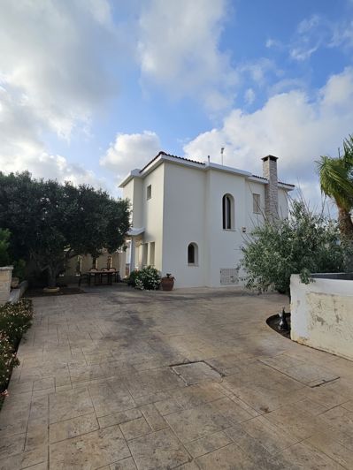 Image No.1-3 Bed House for sale