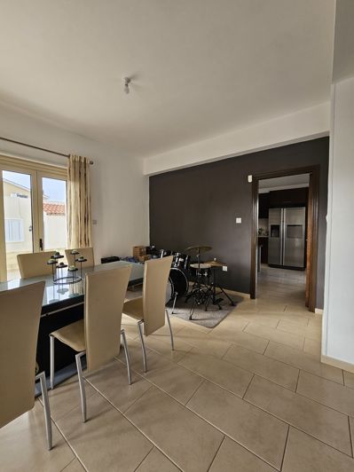 Image No.10-3 Bed House for sale