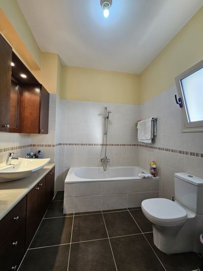 Image No.28-3 Bed House for sale