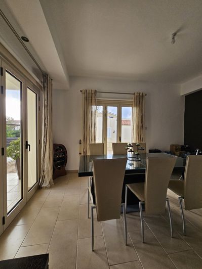 Image No.9-3 Bed House for sale